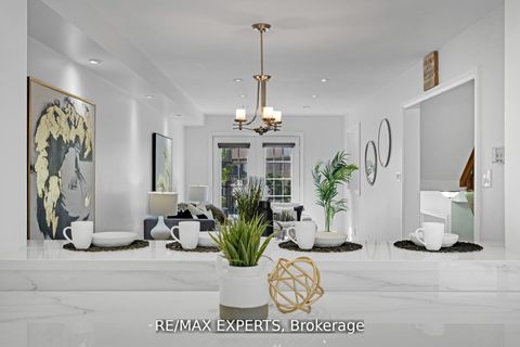 Photo 7 at 32 - 19 Foxchase Avenue, East Woodbridge, Vaughan