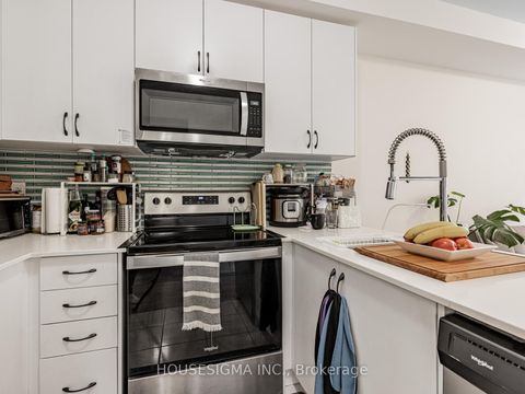 Photo 17 at 5 - 713 Lawrence Avenue W, Glen Park, Toronto