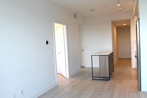 Photo 9 at A3410 - 30 Upper Mall Way, Brownridge, Vaughan