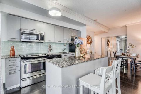 Photo 11 at 2810 - 832 Bay Street, Bay Street Corridor, Toronto