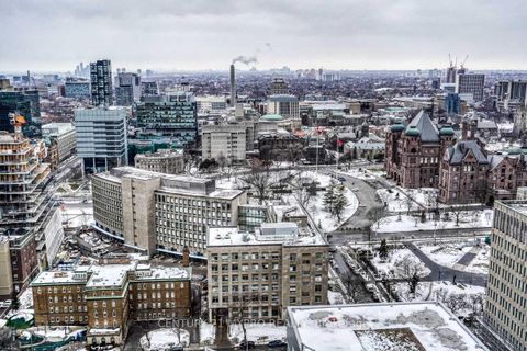 Photo 19 at 2810 - 832 Bay Street, Bay Street Corridor, Toronto