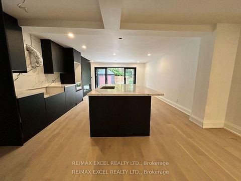 Photo 2 at 34 Raymond Avenue, Lambton Baby Point, Toronto