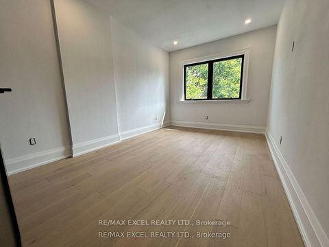 Photo 11 at 34 Raymond Avenue, Lambton Baby Point, Toronto