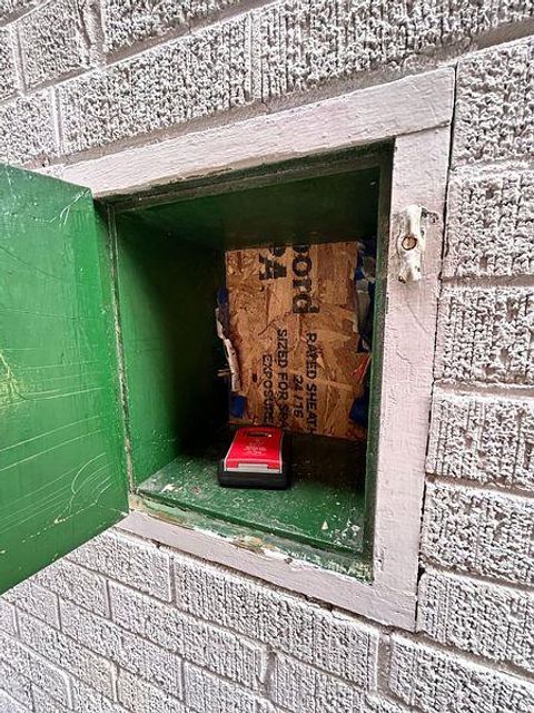 Photo 26 at 34 Raymond Avenue, Lambton Baby Point, Toronto