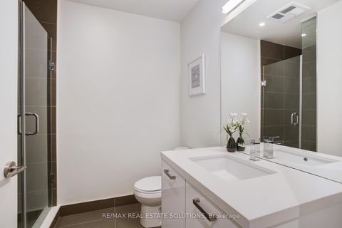 Photo 12 at 210 - 608 Richmond Street W, Waterfront Communities C1, Toronto
