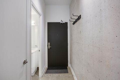 Photo 17 at 210 - 608 Richmond Street W, Waterfront Communities C1, Toronto