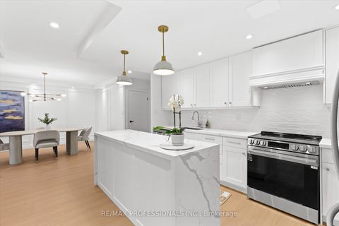 Photo 7 at 508 - 820 Burnhamthorpe Road, Markland Wood, Toronto