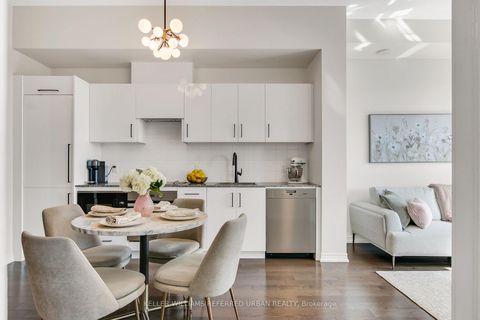 Photo 11 at 725 - 23 Glebe Road W, Eglinton, Toronto