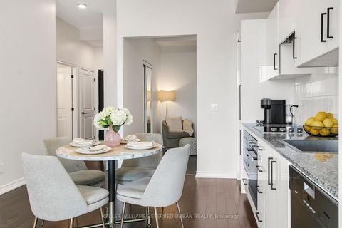 Photo 14 at 725 - 23 Glebe Road W, Eglinton, Toronto