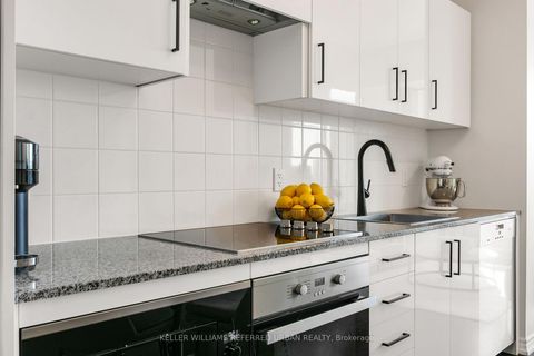 Photo 16 at 725 - 23 Glebe Road W, Eglinton, Toronto