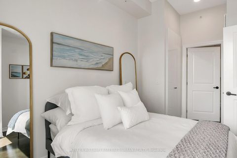 Photo 20 at 725 - 23 Glebe Road W, Eglinton, Toronto