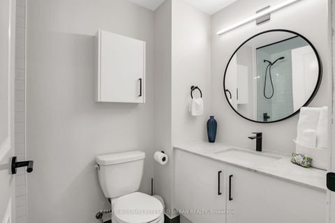 Photo 24 at 725 - 23 Glebe Road W, Eglinton, Toronto