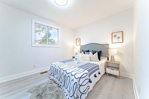 Photo 11 at 88 Castle Hill Drive, L'Amoreaux, Toronto