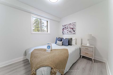 Photo 14 at 88 Castle Hill Drive, L'Amoreaux, Toronto
