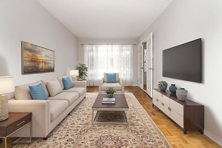 Photo 8 at 1086 Hedge Drive, Lakeview, Mississauga