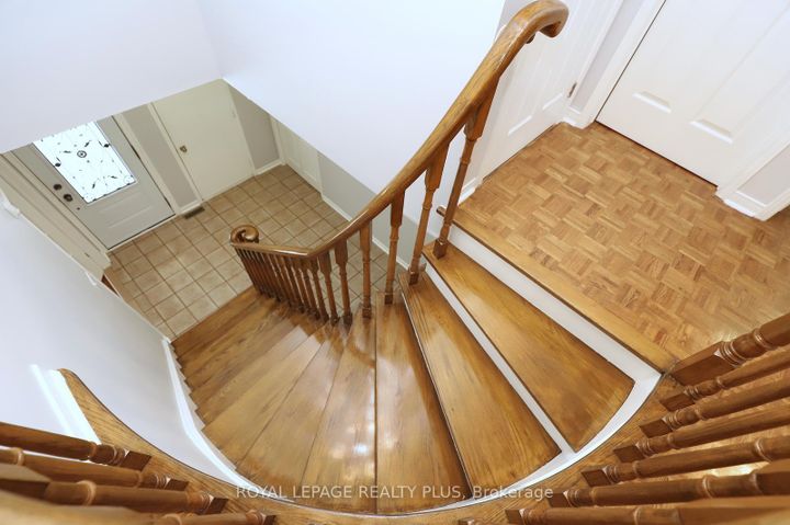 Photo 17 at 1086 Hedge Drive, Lakeview, Mississauga