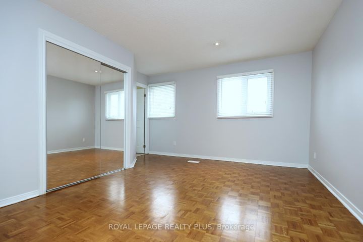 Photo 21 at 1086 Hedge Drive, Lakeview, Mississauga