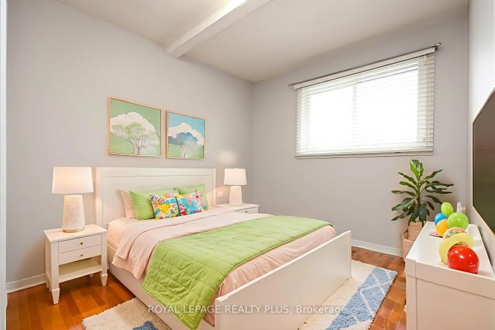 Photo 23 at 1086 Hedge Drive, Lakeview, Mississauga