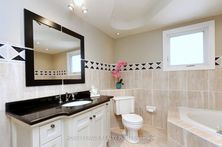 Photo 29 at 1086 Hedge Drive, Lakeview, Mississauga