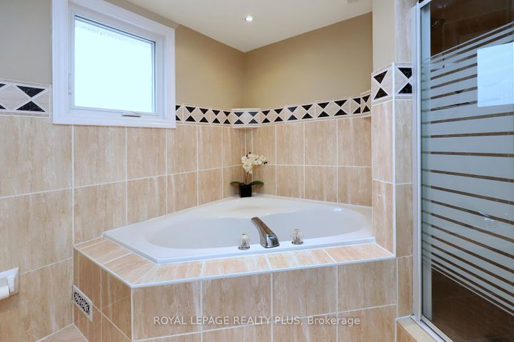 Photo 30 at 1086 Hedge Drive, Lakeview, Mississauga