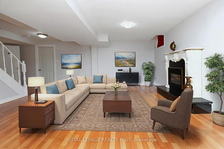 Photo 32 at 1086 Hedge Drive, Lakeview, Mississauga