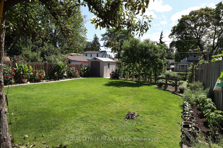 Photo 43 at 1086 Hedge Drive, Lakeview, Mississauga