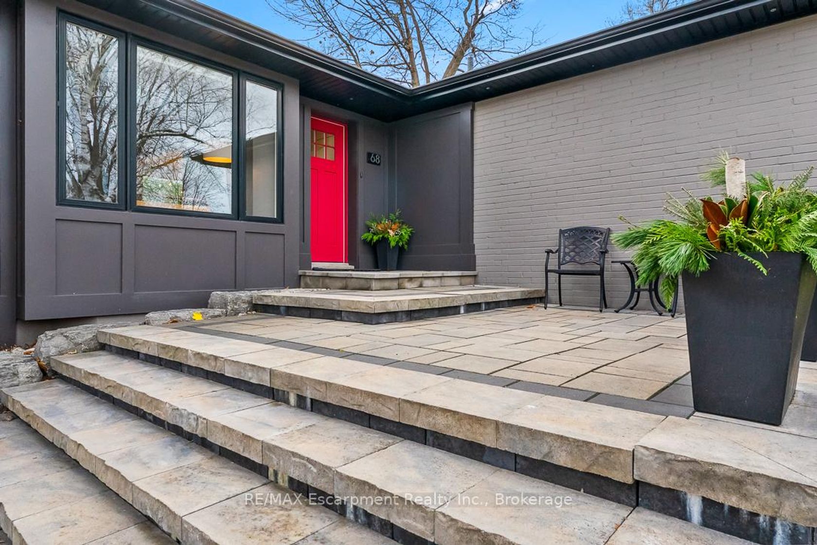 68 Glenmanor Drive N, CO Central, Oakville 