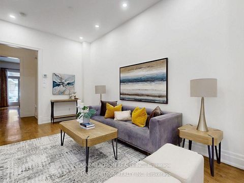 Photo 3 at 215 - 47 York Mills Road, York Mills, Toronto