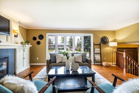 Photo 5 at 40 Cobham Crescent, Victoria Village, Toronto