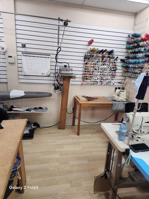 Photo 18 at 8 - 2323 Bloor Street W, Swansea, Toronto