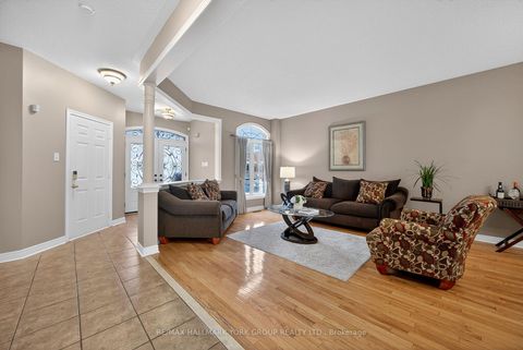 Photo 6 at 99 Barberry Crescent, Oak Ridges, Richmond Hill