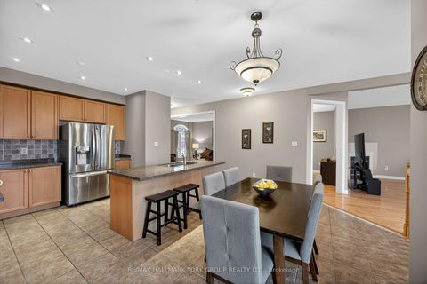 Photo 14 at 99 Barberry Crescent, Oak Ridges, Richmond Hill