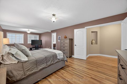 Photo 21 at 99 Barberry Crescent, Oak Ridges, Richmond Hill