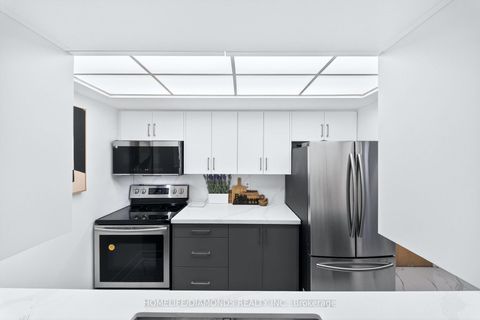 Photo 9 at 2002 - 5 CONCORDE Place, Don Mills, Toronto