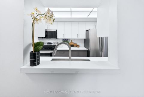 Photo 10 at 2002 - 5 CONCORDE Place, Don Mills, Toronto