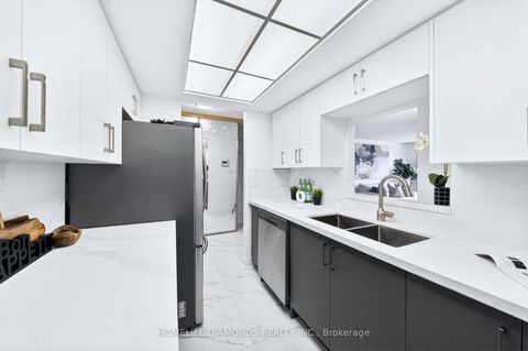 Photo 11 at 2002 - 5 CONCORDE Place, Don Mills, Toronto