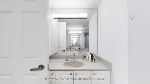 Photo 29 at 1609 - 909 Bay Street, Bay Street Corridor, Toronto