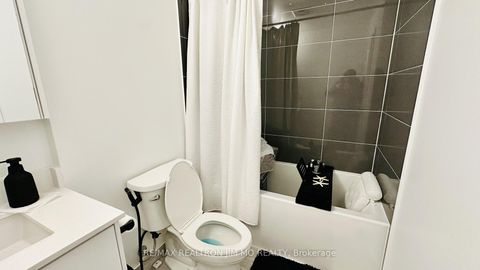 Photo 16 at 2506 - 105 Oneida Crescent, Langstaff, Richmond Hill