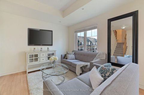 Photo 3 at 1704 - 2420 Baronwood Drive, WM Westmount, Oakville