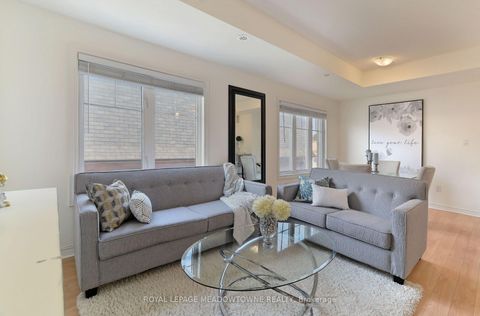 Photo 4 at 1704 - 2420 Baronwood Drive, WM Westmount, Oakville