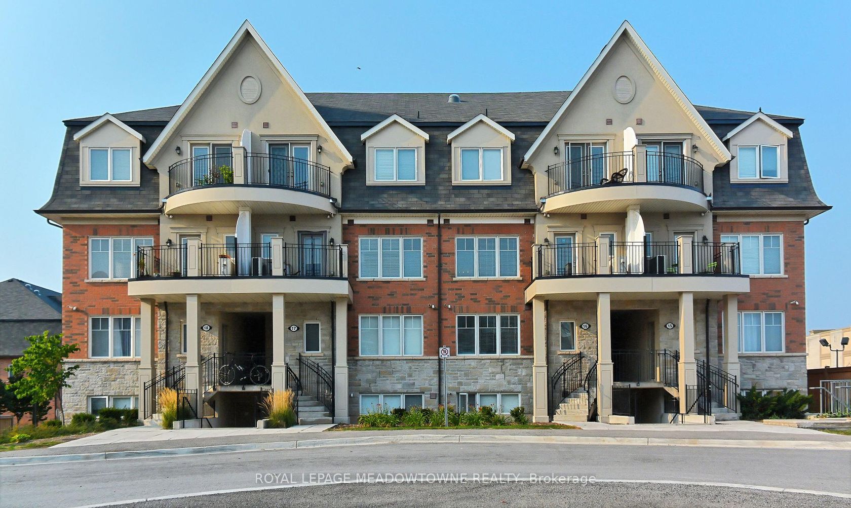 1704 - 2420 Baronwood Drive, WM Westmount, Oakville 