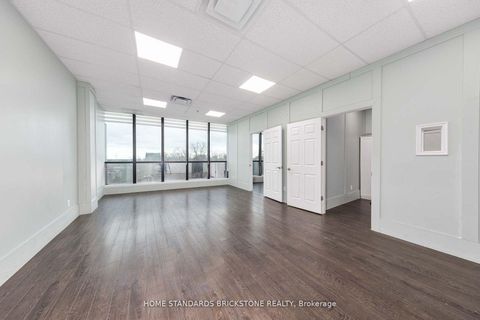 Photo 3 at 334 - 4750 Yonge Street, Westgate, Toronto