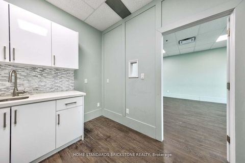 Photo 11 at 334 - 4750 Yonge Street, Westgate, Toronto