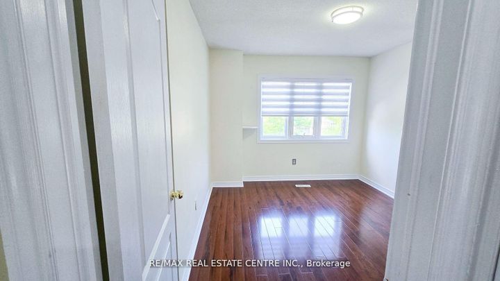 Photo 11 at 131 Seahorse Avenue, Madoc, Brampton