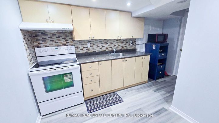 Photo 22 at 131 Seahorse Avenue, Madoc, Brampton