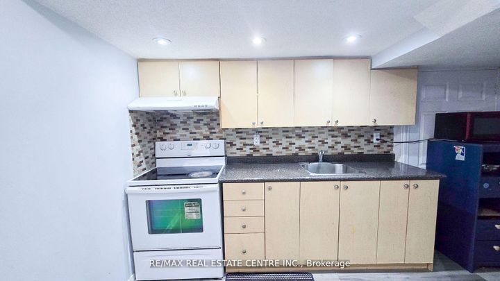 Photo 26 at 131 Seahorse Avenue, Madoc, Brampton