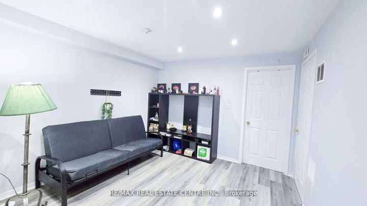 Photo 27 at 131 Seahorse Avenue, Madoc, Brampton