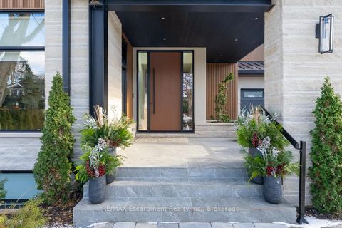 Photo 2 at 540 Patricia Drive, WO West, Oakville