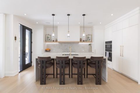 Photo 8 at 540 Patricia Drive, WO West, Oakville