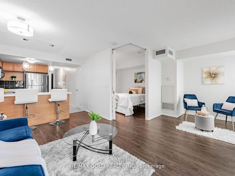 Photo 9 at 906 - 18 Yonge Street, Waterfront Communities C1, Toronto